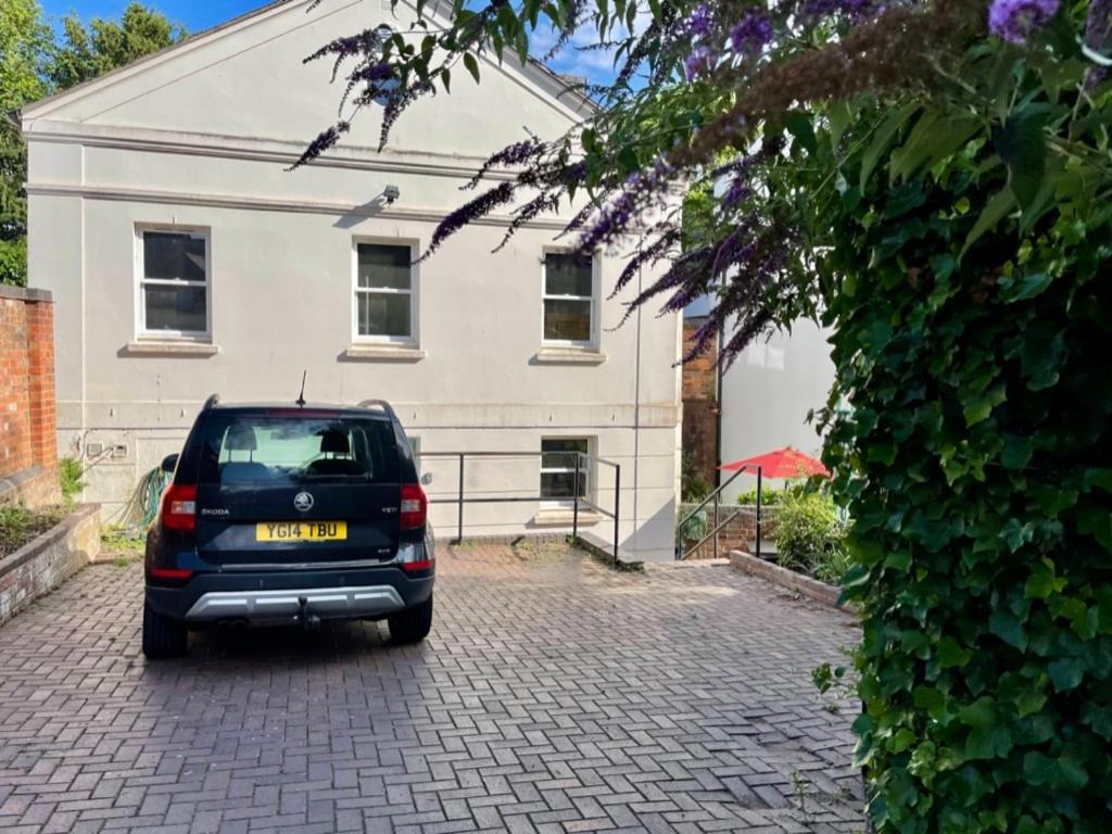 Vernon Place Town Centre, Vernon 3-bed With Parking, 1a Vernon Court 2-bed With Parking, 1b No Parking, Off The High Street Next To Sandford Park * Cheltenham