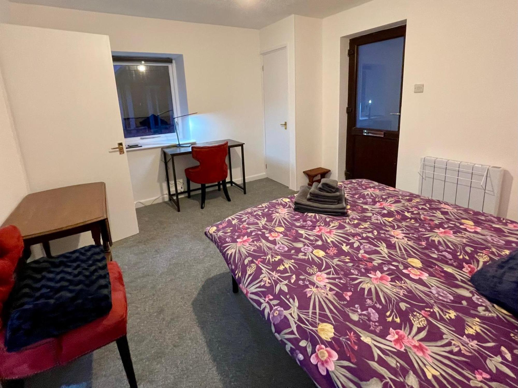 Holiday home Vernon Place Town Centre, Vernon 3-bed With Parking, 1a Vernon Court 2-bed With Parking, 1b No Parking, Off The High Street Next To Sandford Park