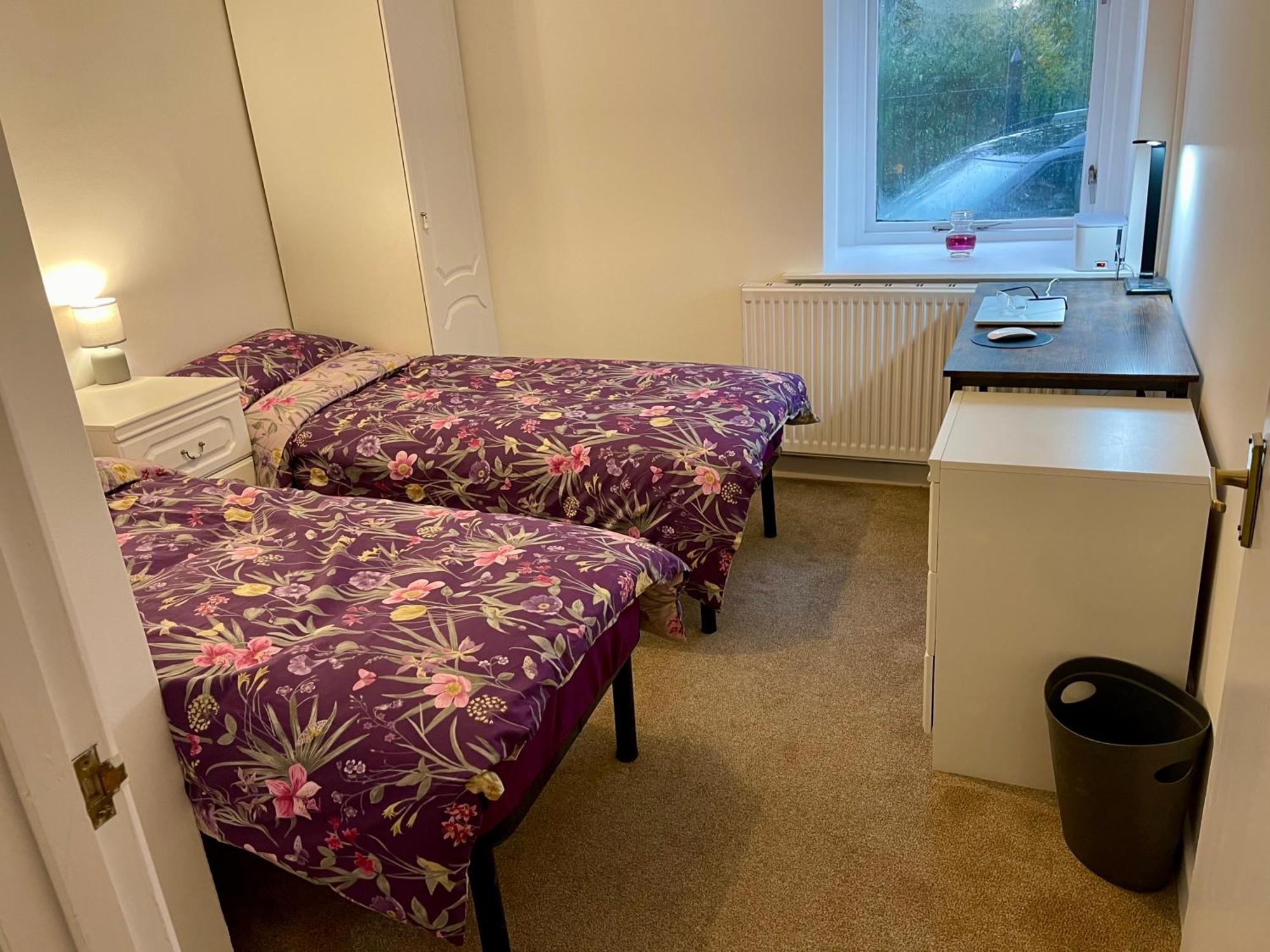 Vernon Place Town Centre, Vernon 3-bed With Parking, 1a Vernon Court 2-bed With Parking, 1b No Parking, Off The High Street Next To Sandford Park Holiday home *