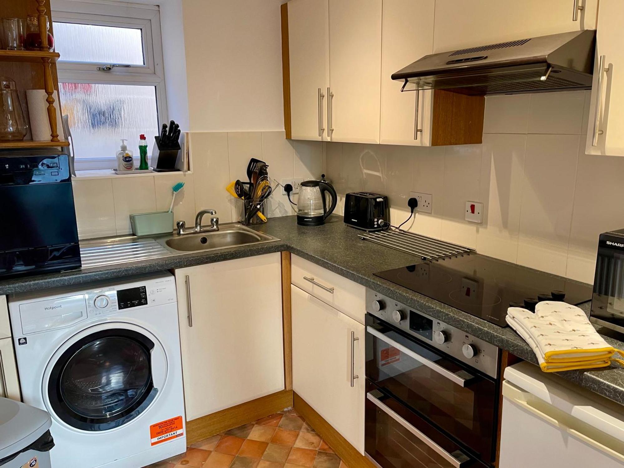 Holiday home Vernon Place Town Centre, Vernon 3-bed With Parking, 1a Vernon Court 2-bed With Parking, 1b No Parking, Off The High Street Next To Sandford Park *