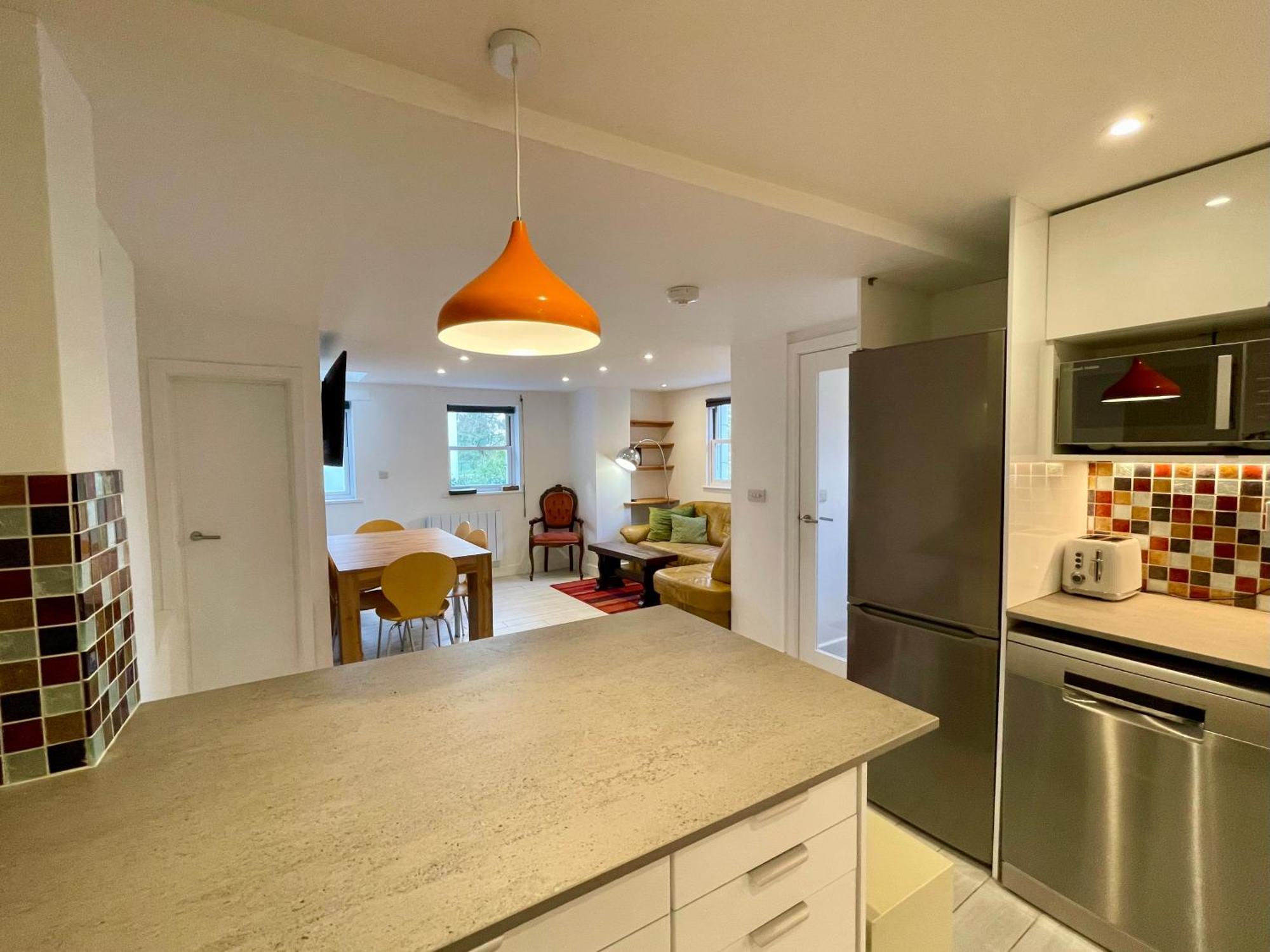 Holiday home Vernon Place Town Centre, Vernon 3-bed With Parking, 1a Vernon Court 2-bed With Parking, 1b No Parking, Off The High Street Next To Sandford Park Cheltenham