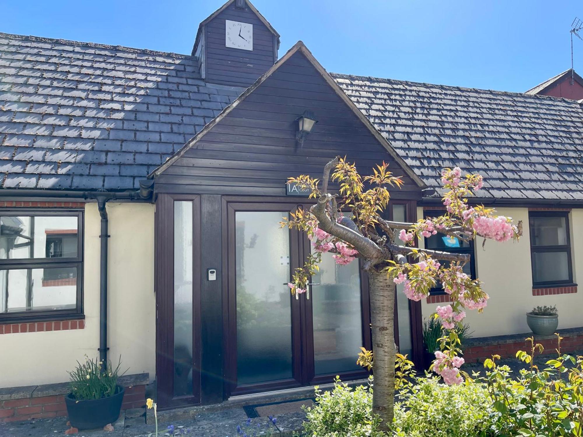 Vernon Place Town Centre, Vernon 3-bed With Parking, 1a Vernon Court 2-bed With Parking, 1b No Parking, Off The High Street Next To Sandford Park Holiday home Cheltenham
