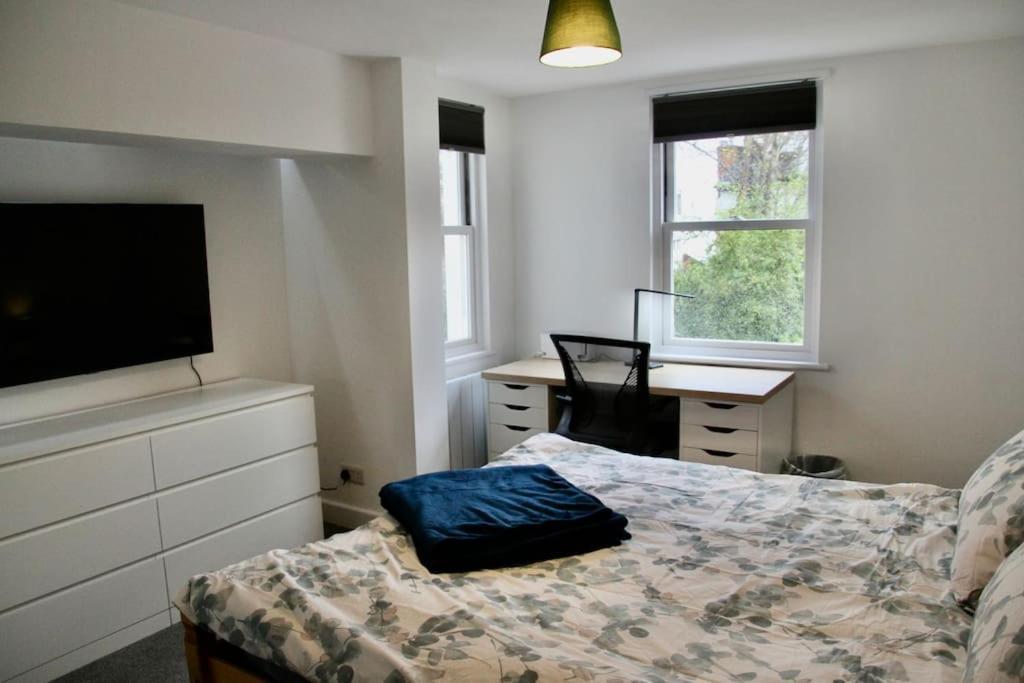 Casa de férias Vernon Place Town Centre, Vernon 3-bed With Parking, 1a Vernon Court 2-bed With Parking, 1b No Parking, Off The High Street Next To Sandford Park *
