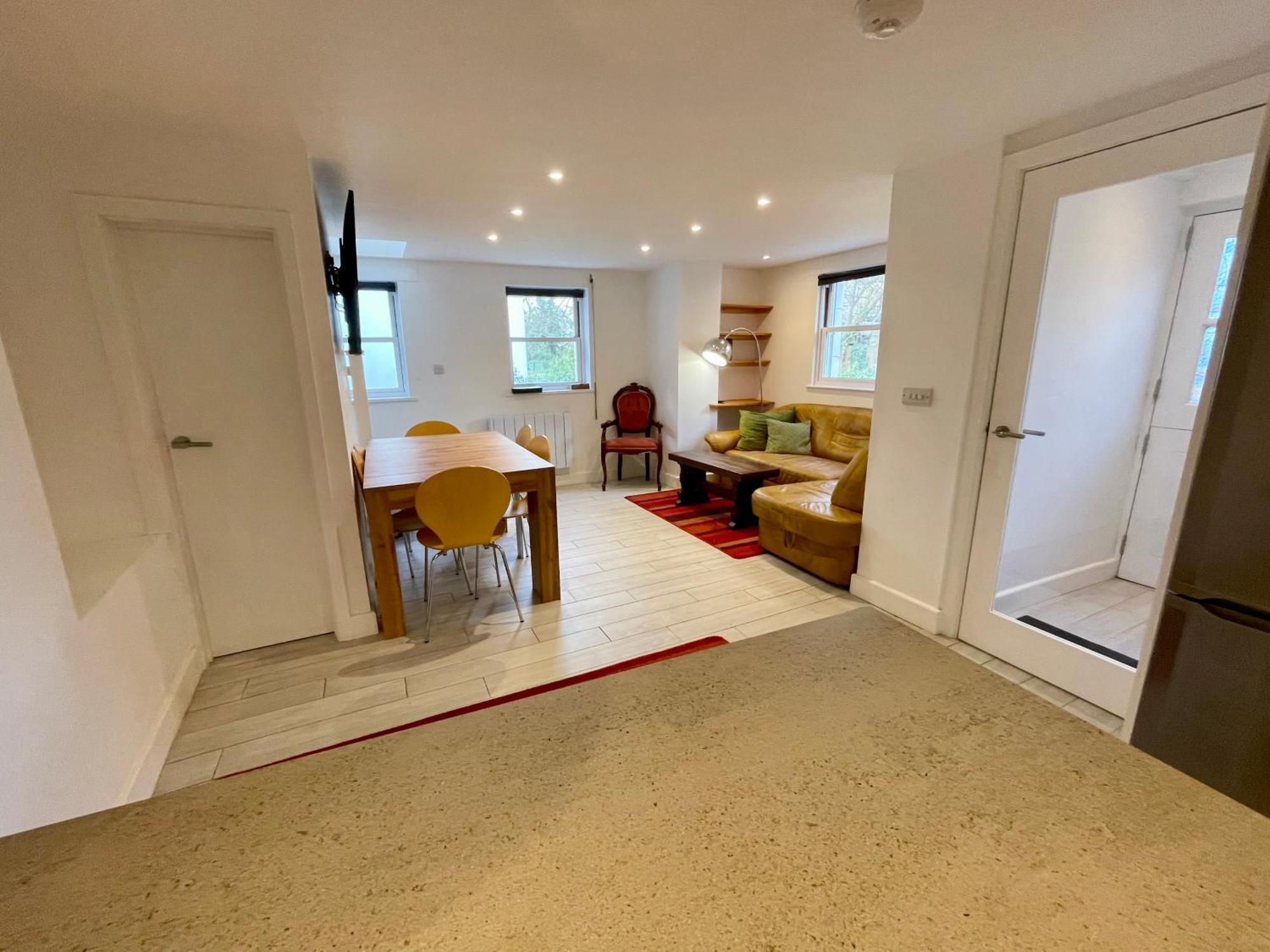 Casa de férias Vernon Place Town Centre, Vernon 3-bed With Parking, 1a Vernon Court 2-bed With Parking, 1b No Parking, Off The High Street Next To Sandford Park *